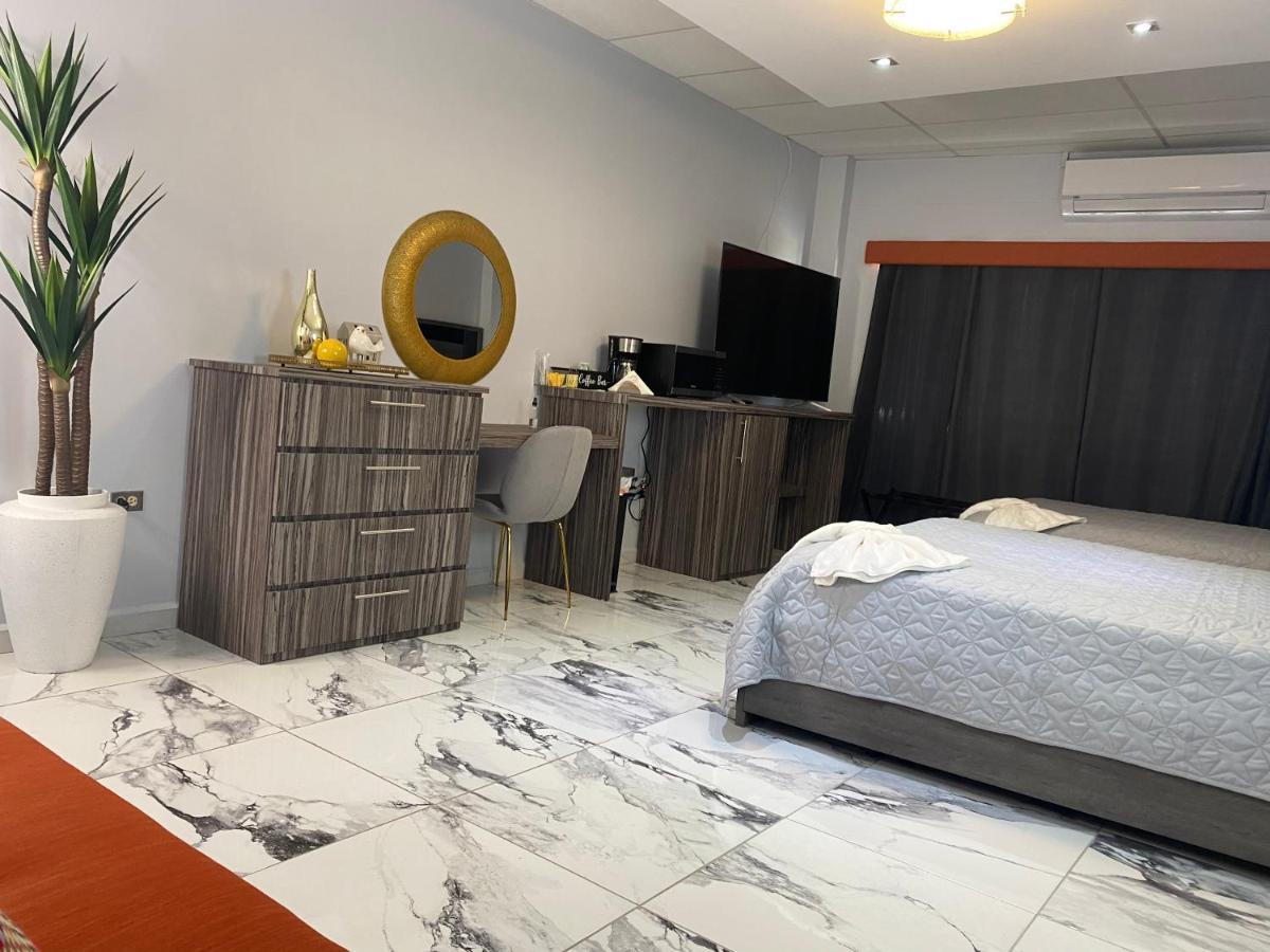 Itza-Bella Suites Isabela Luaran gambar