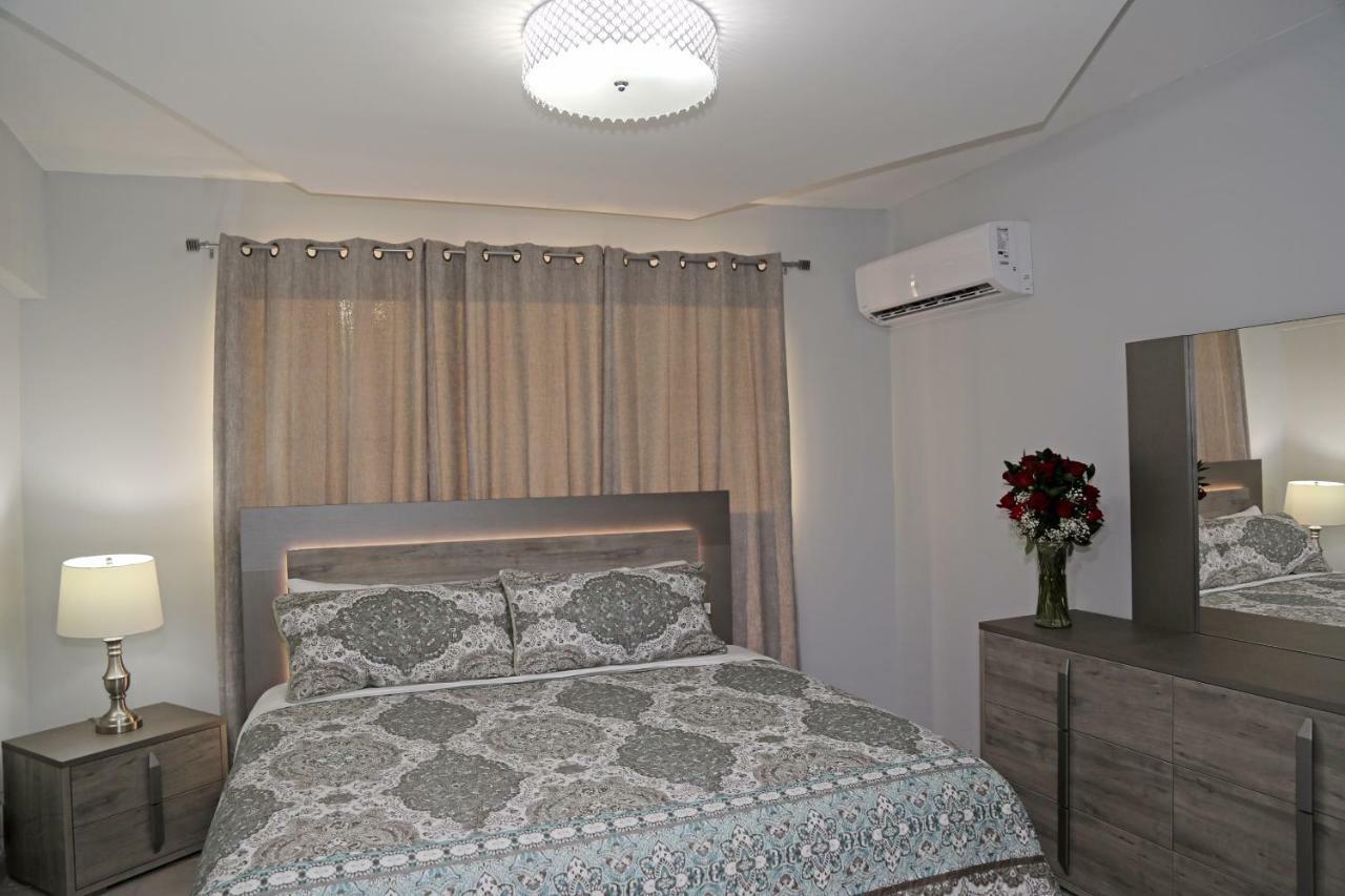 Itza-Bella Suites Isabela Luaran gambar