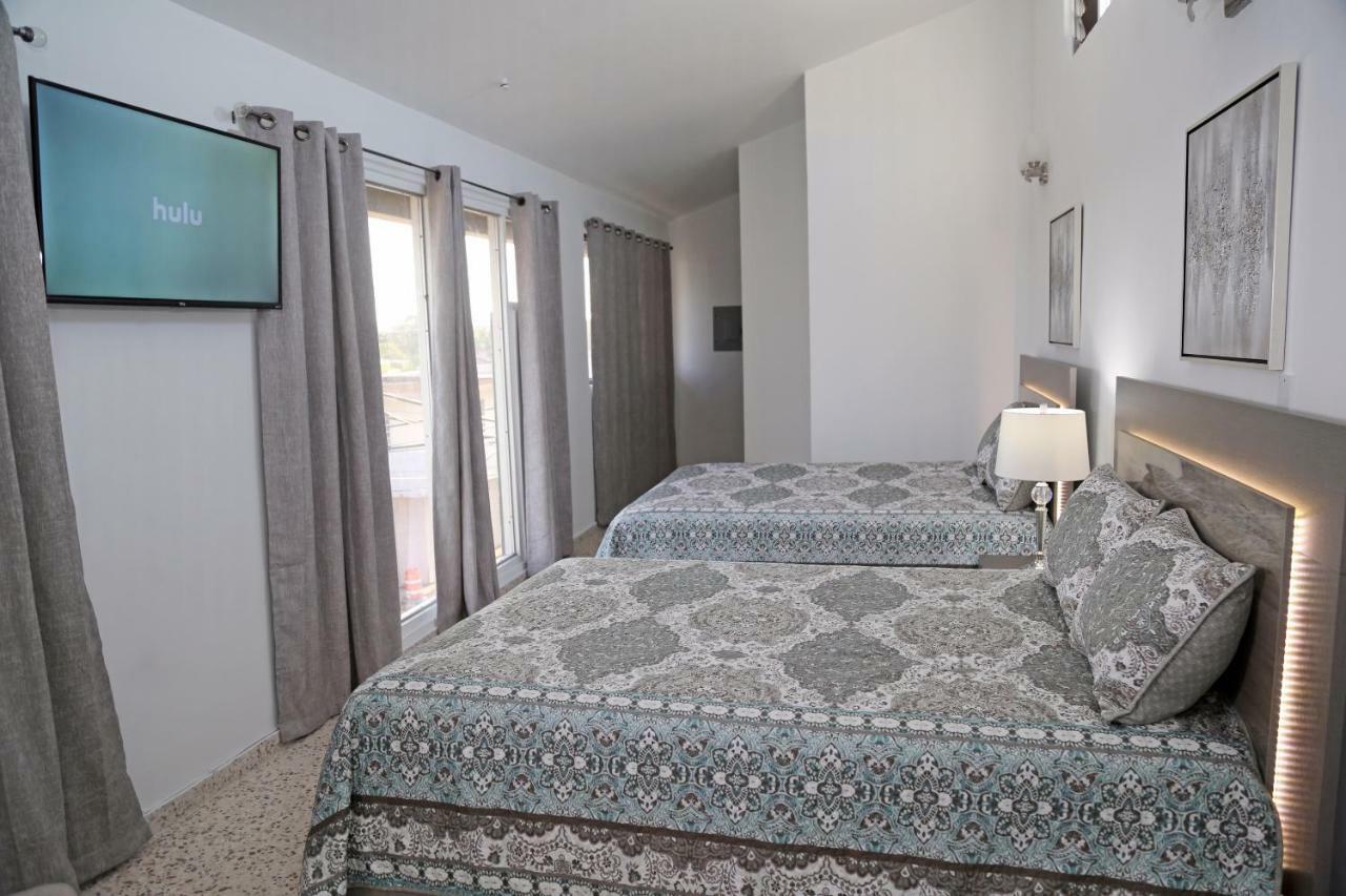 Itza-Bella Suites Isabela Luaran gambar