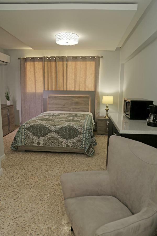 Itza-Bella Suites Isabela Luaran gambar