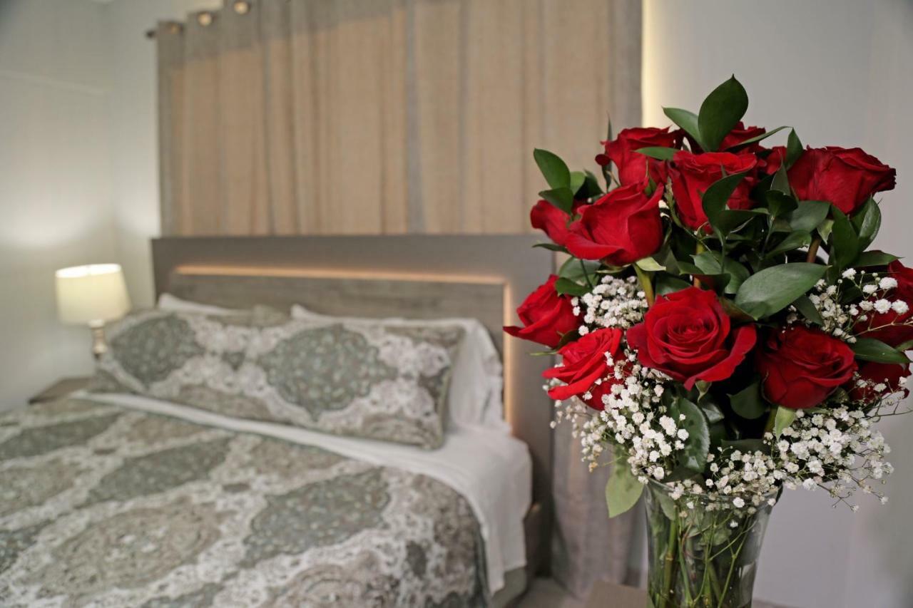 Itza-Bella Suites Isabela Luaran gambar
