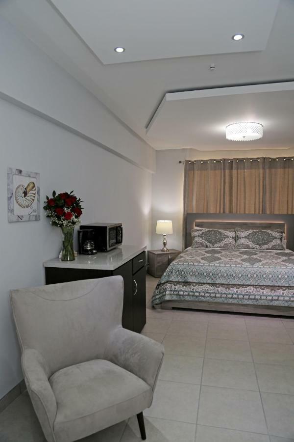 Itza-Bella Suites Isabela Luaran gambar